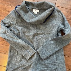 Vineyard Vines sweater